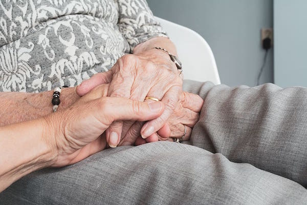 Evaluating the Benefits of Home Care vs Assisted Living Facilities